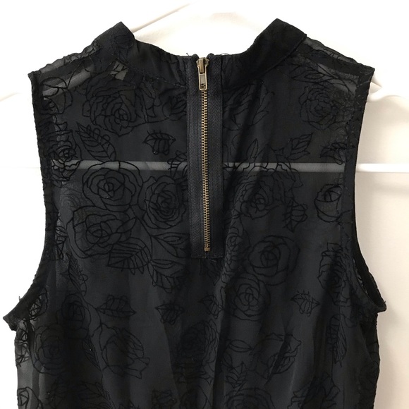 NWOT BLACK VELVET UNIQUE BLOUSE - Picture 5 of 12